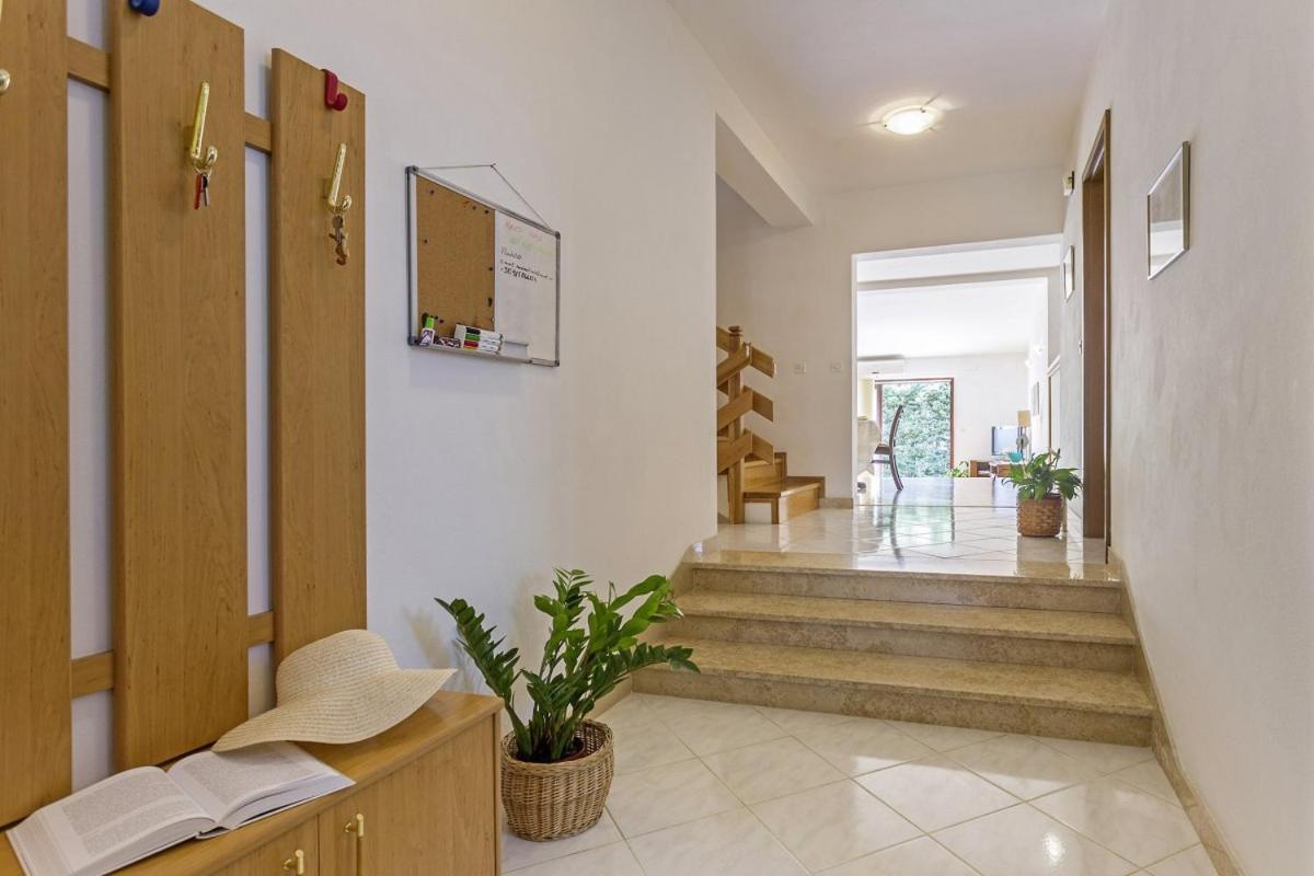 Nada In Vinkuran Villa Pula Exteriör bild